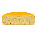 Kaaswiel met gemengde kruiden en jalapeño